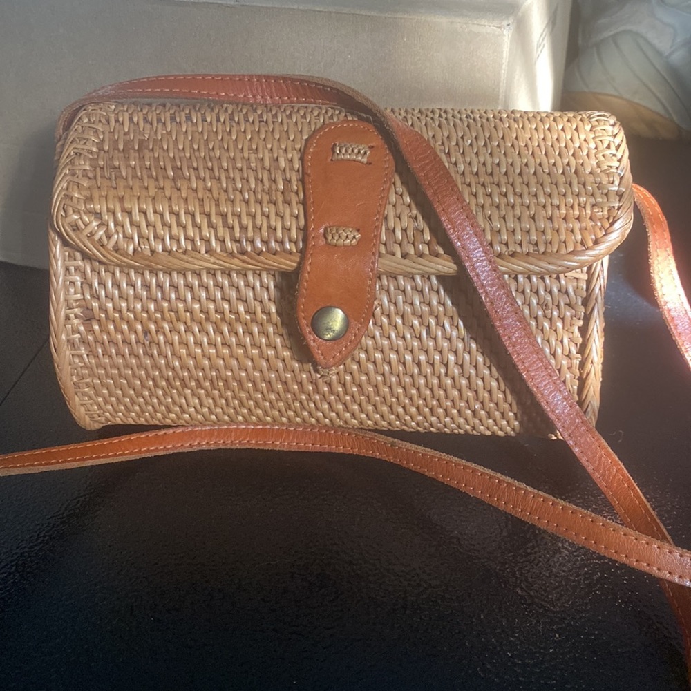 Rattan shoulder bag